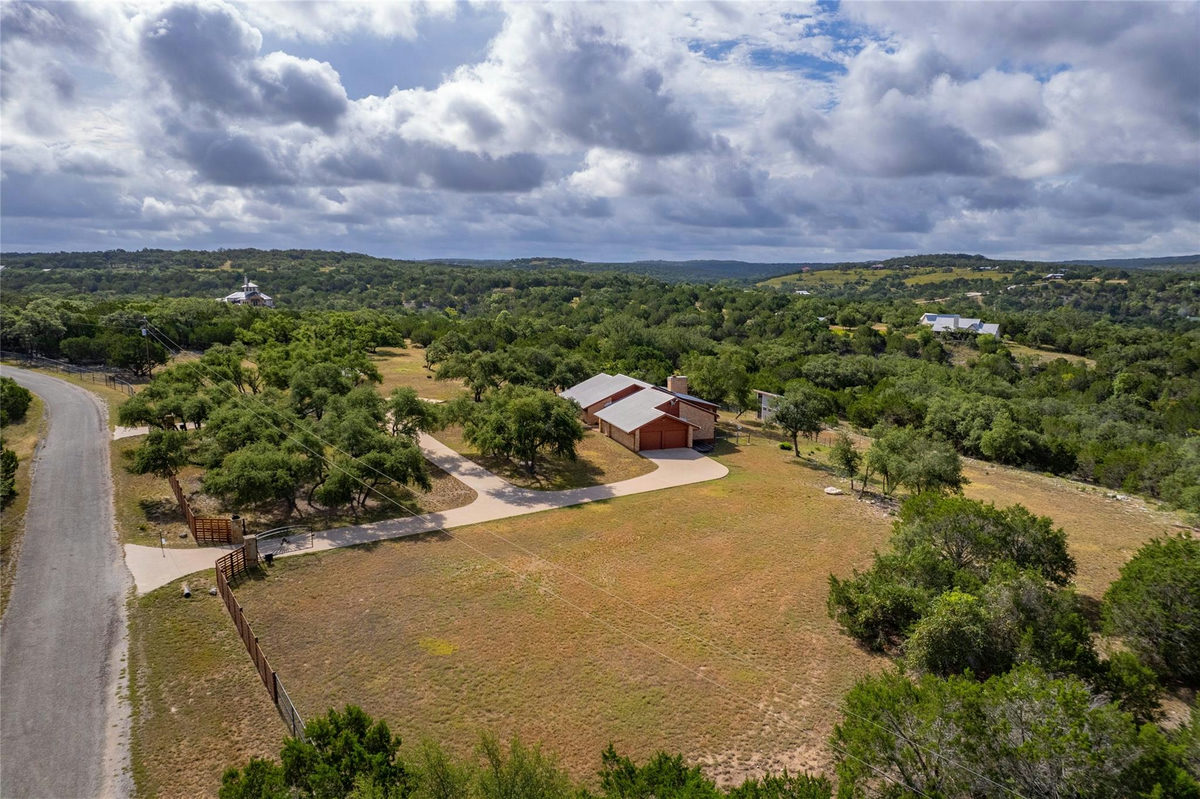 300 Sycamore Valley Rd — photo 2