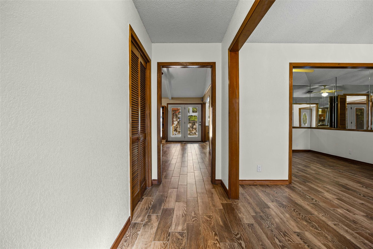 11006 Brodie Ln — photo 4