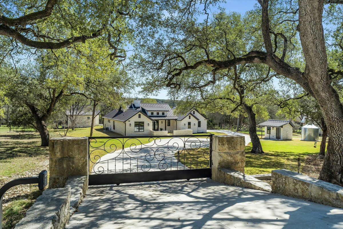 312 Rancho Grande Dr — photo 2