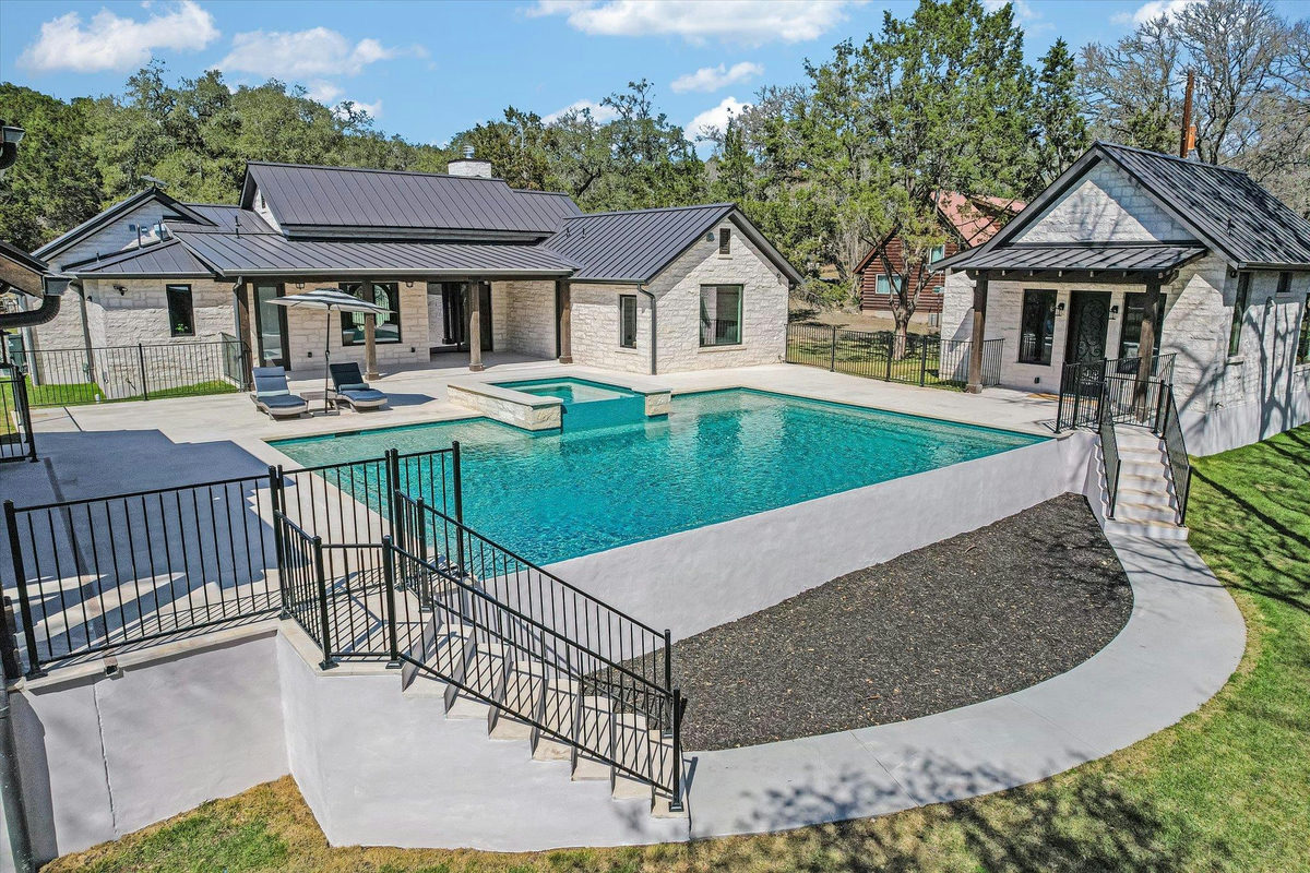 312 Rancho Grande Dr — exterior