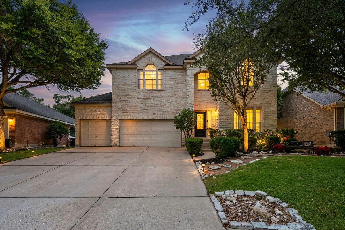 3411 Latimer Dr — exterior