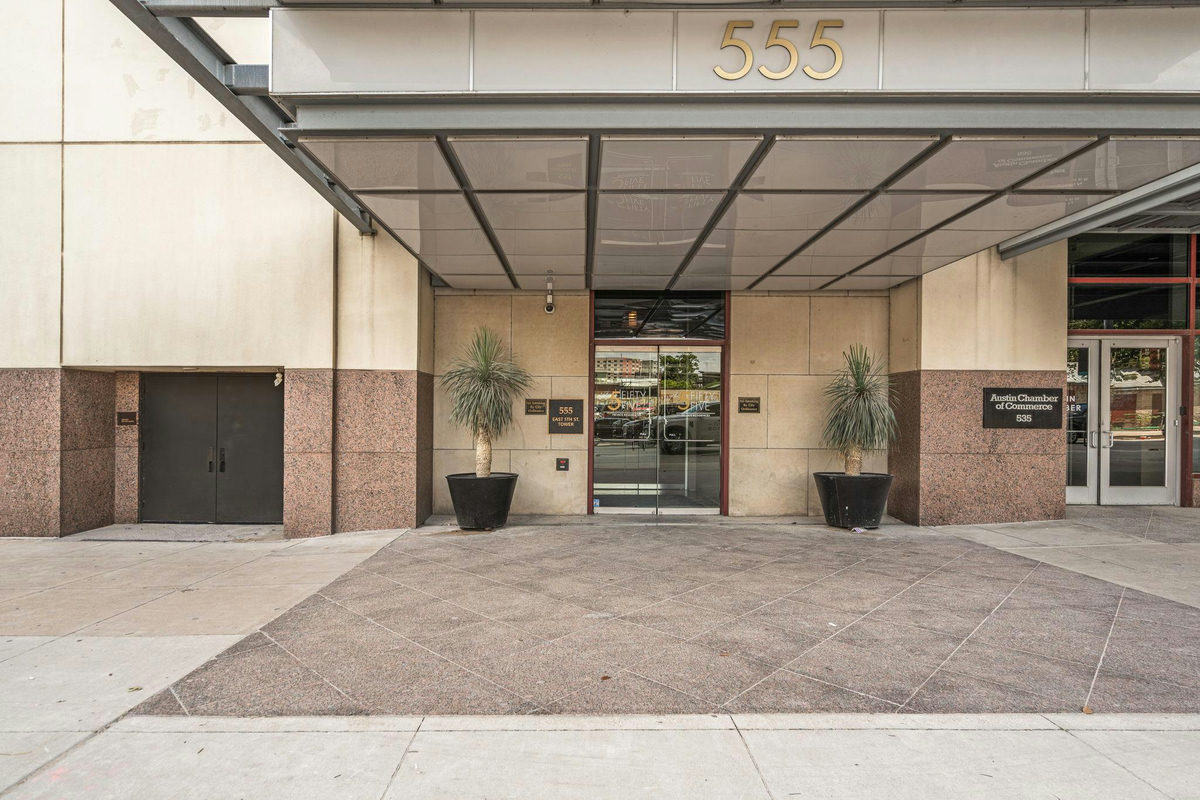 555 E 5th St #527 — photo 3