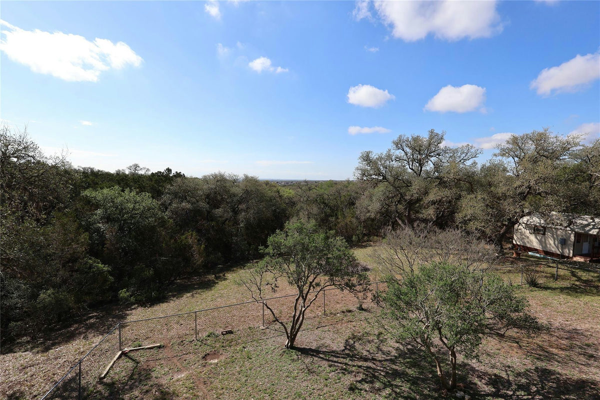407 Pioneer Trl — photo 3