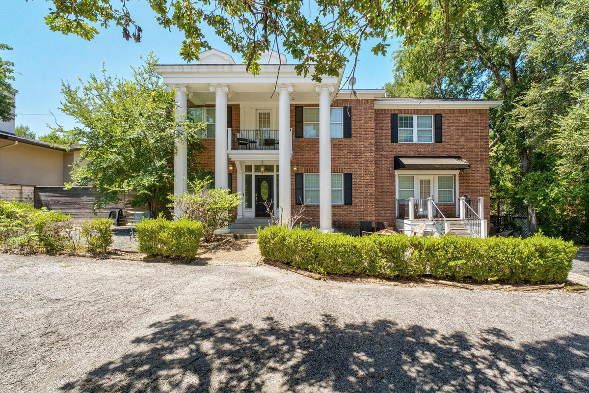 2413 Enfield Rd — exterior