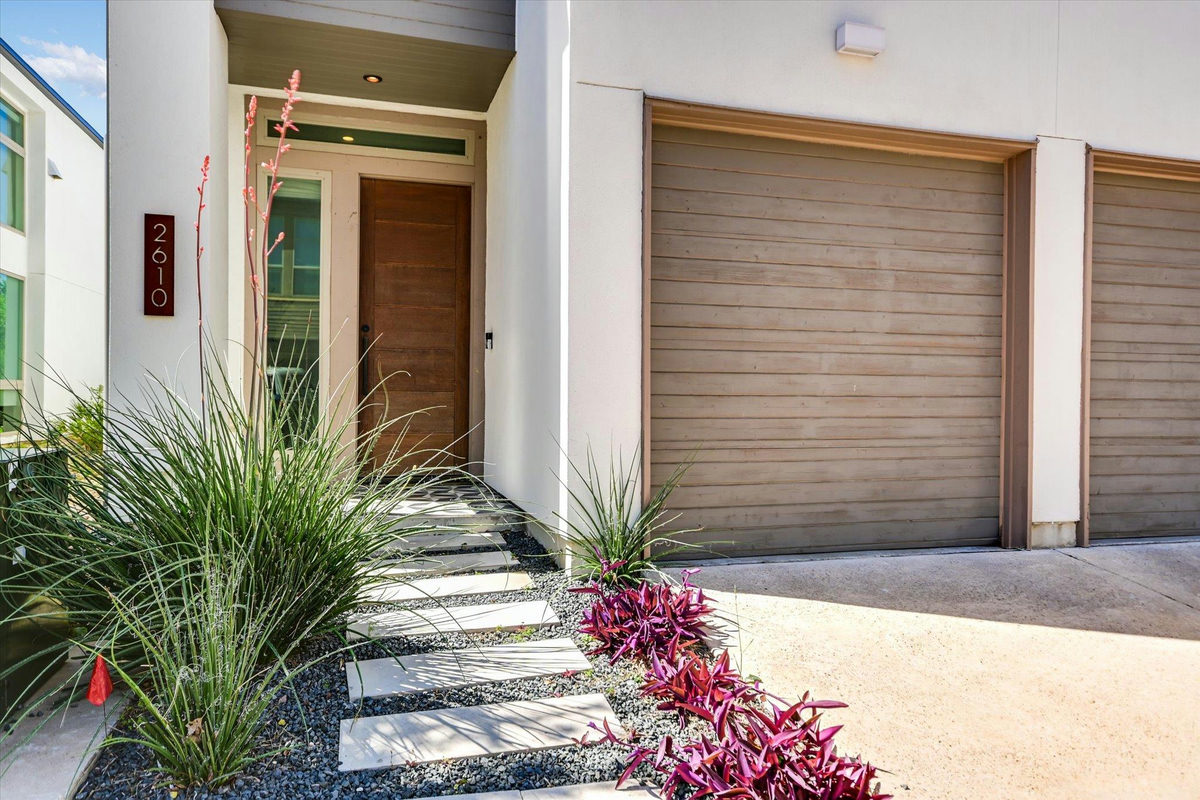 2610 Watkins Way — photo 3