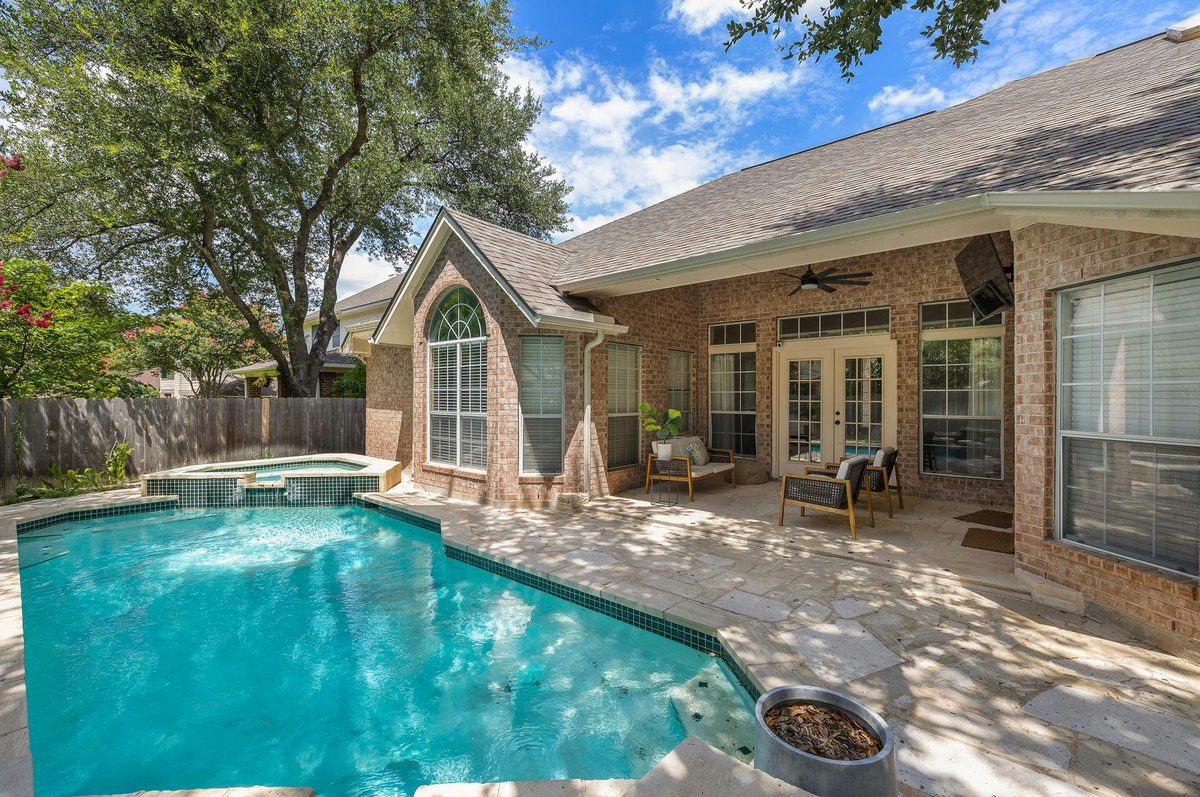2040 Saint Andrews Dr — exterior