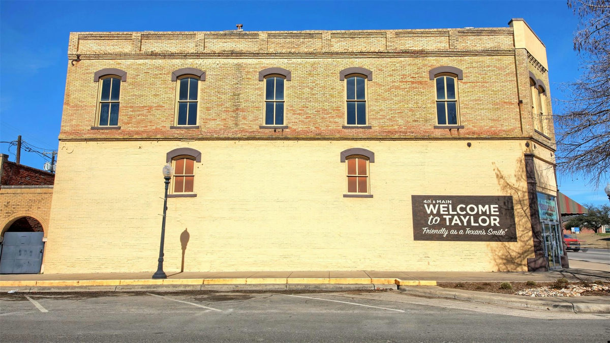 401 N Main St — photo 5
