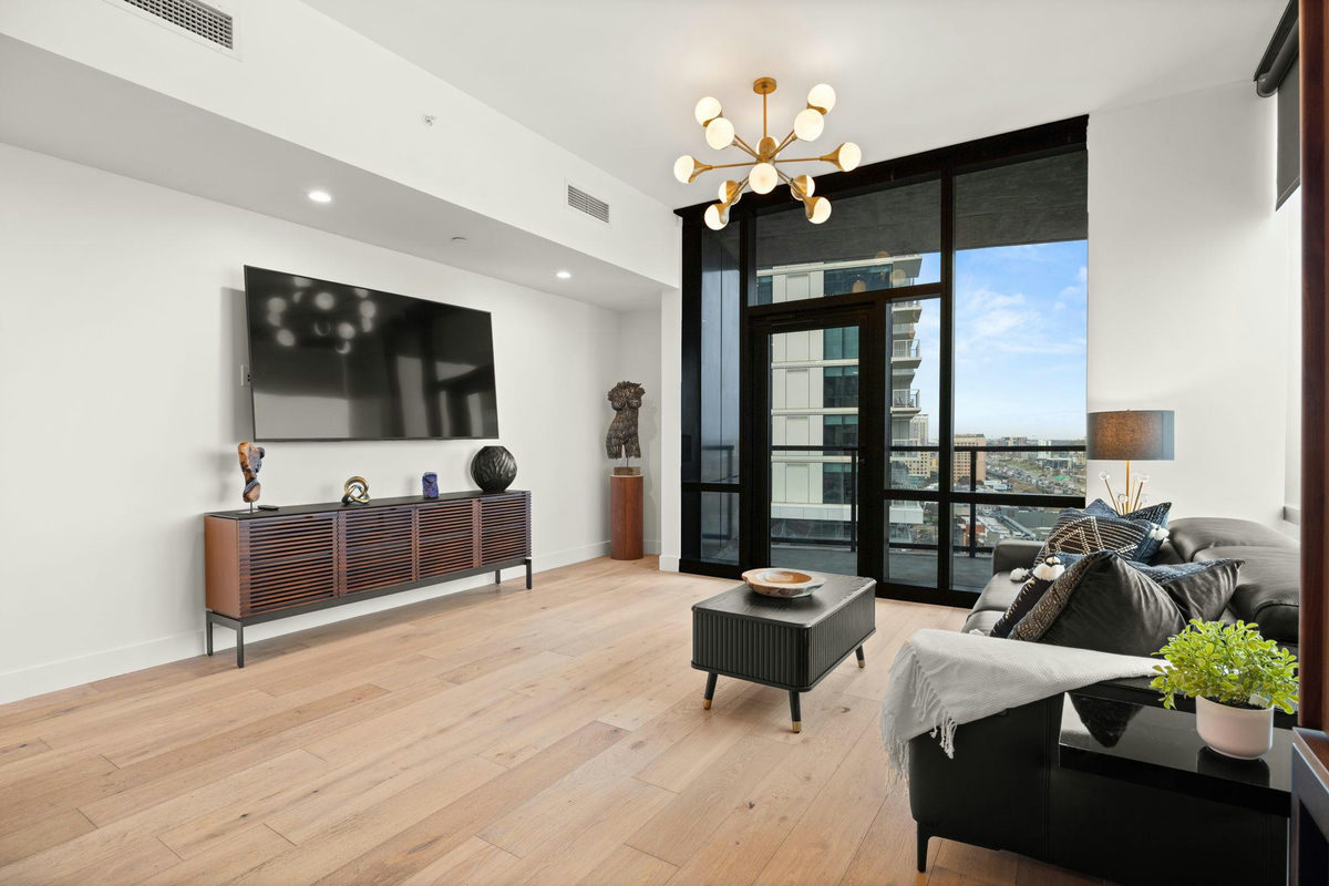 70 Rainey St #1509 — photo 5