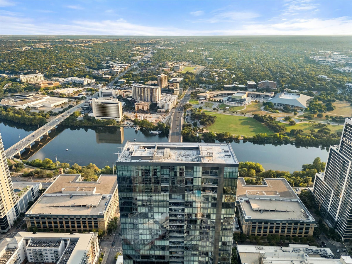 210 Lavaca St #2505 — exterior