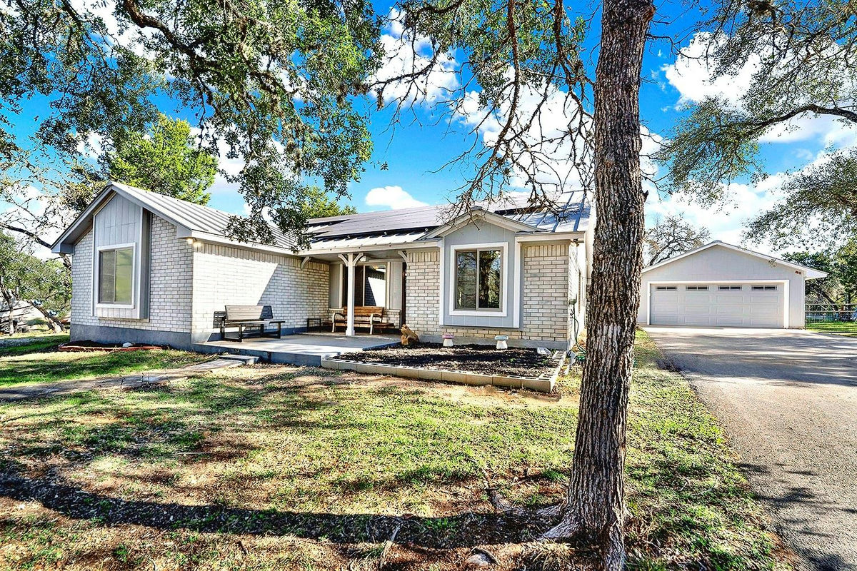 228 Deertrail Dr — photo 3
