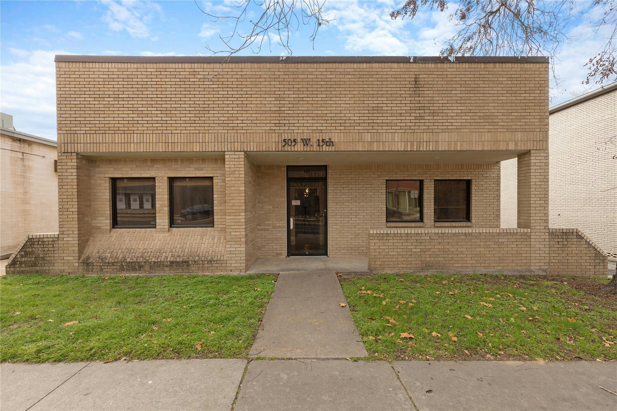 505 W 15th St — exterior