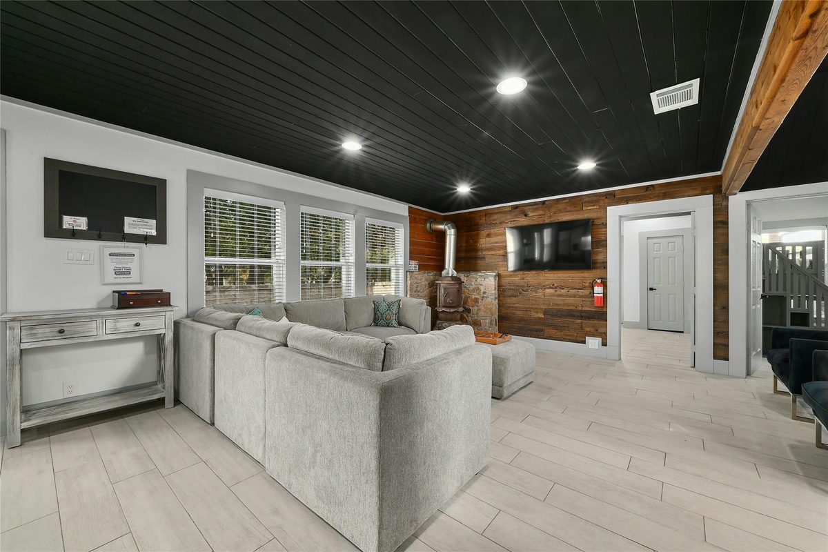 2903 Oak Ridge Dr — photo 5