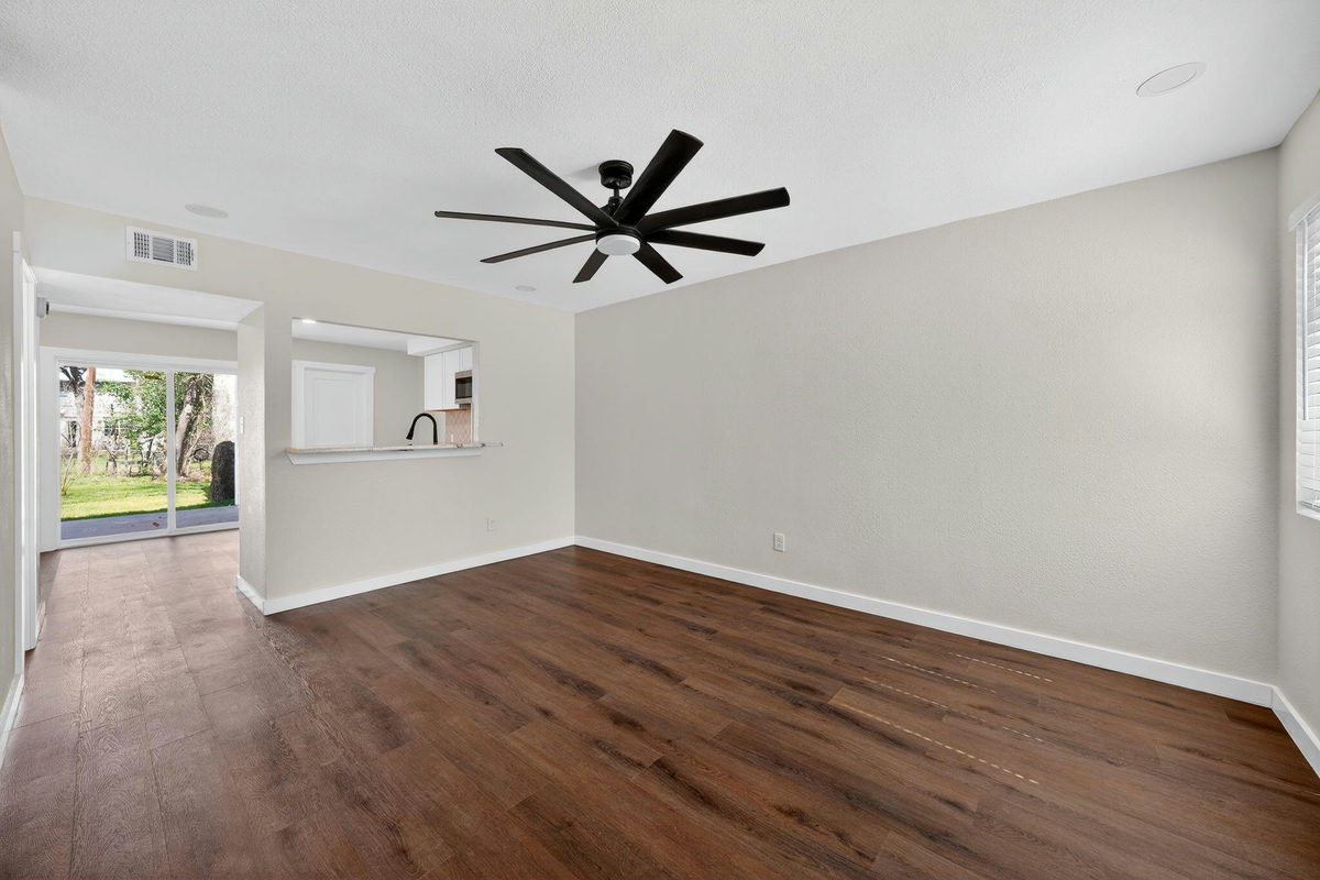 1402 Southport Dr — photo 4