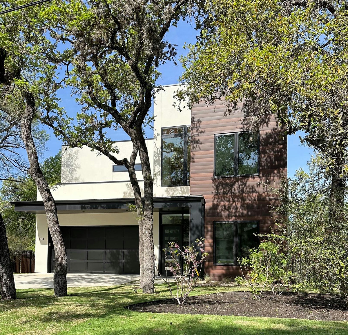 434 Brady Ln — photo 2