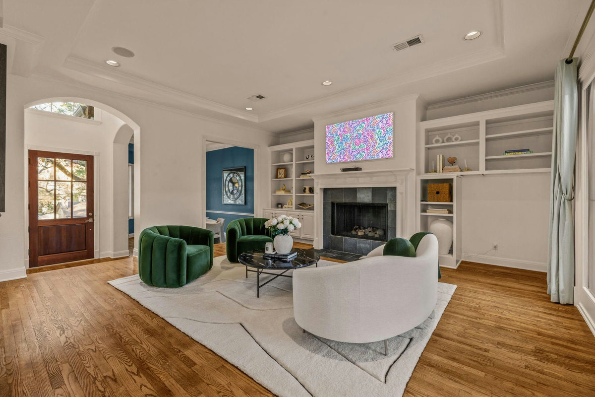 2703 McCullough St — photo 2