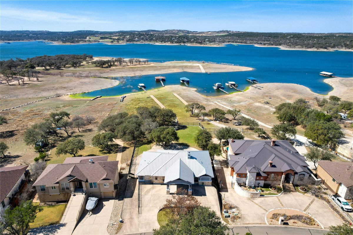 610 Deckhouse Dr — photo 2