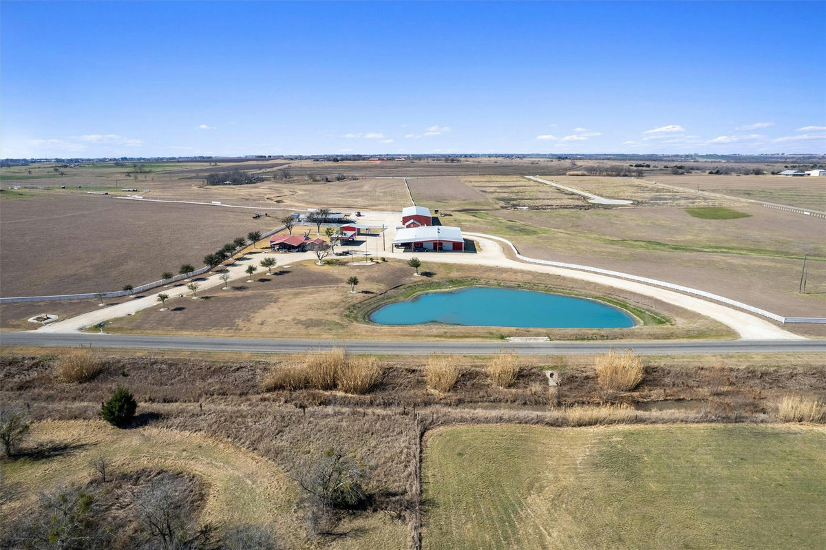5300 County Road 424 — exterior