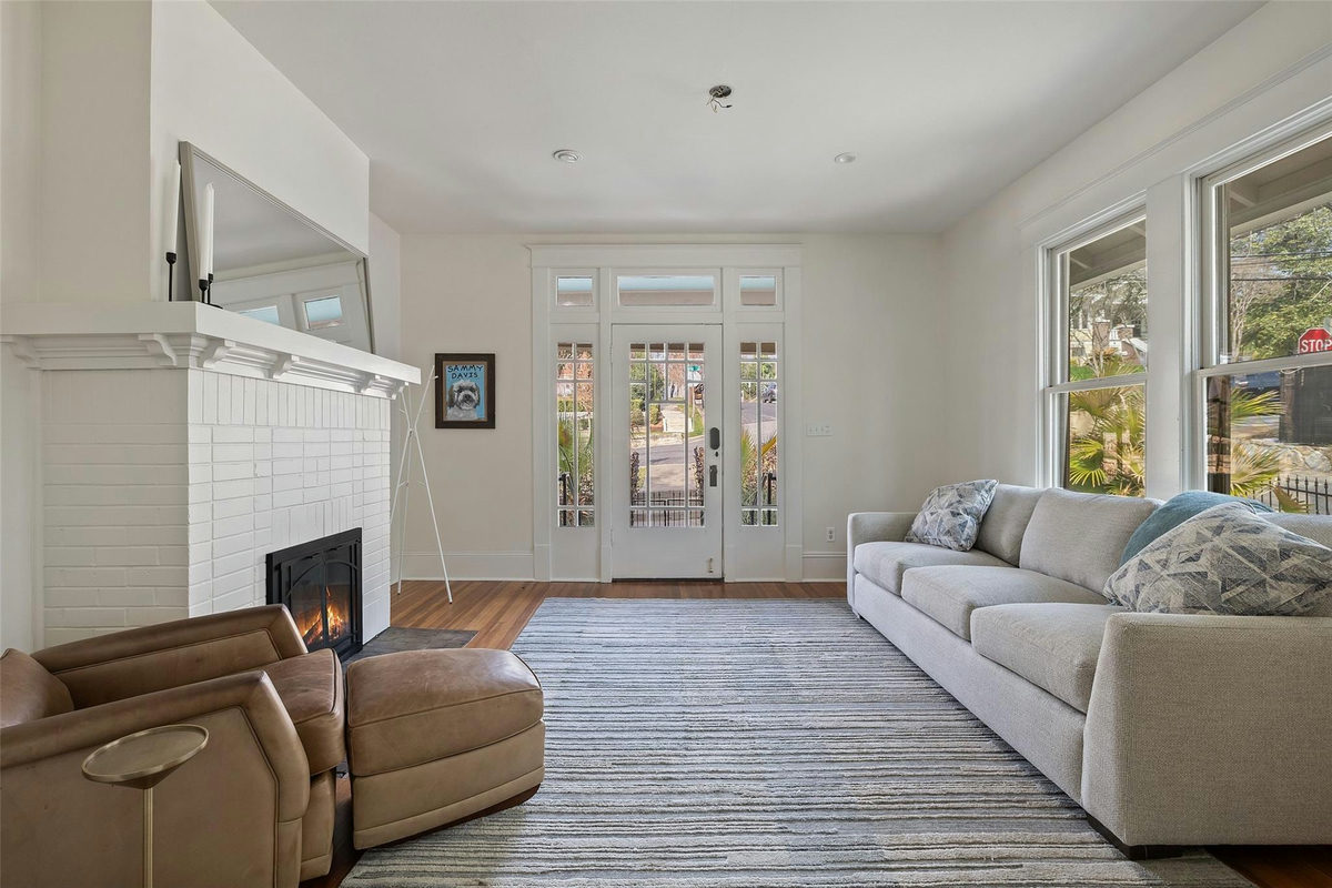 613 Baylor St — photo 3