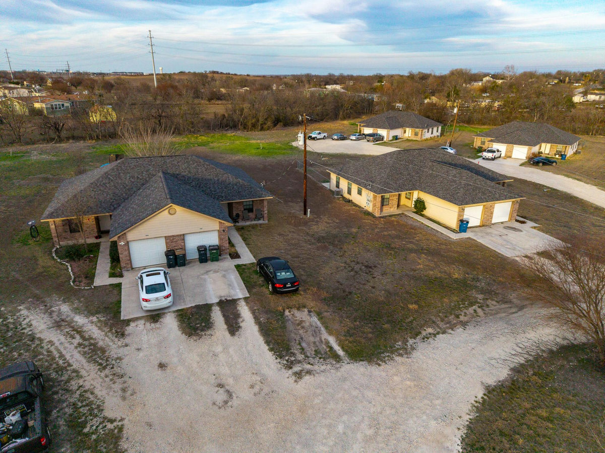 540-566 Crest Circle Dr — photo 3