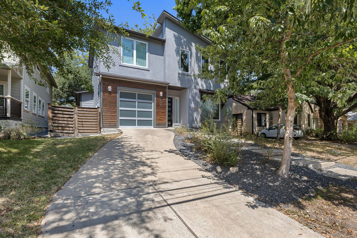 1208 Kinney Ave — exterior