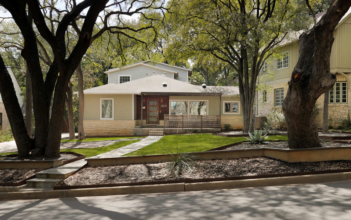 2803 Bridle Path — photo 2