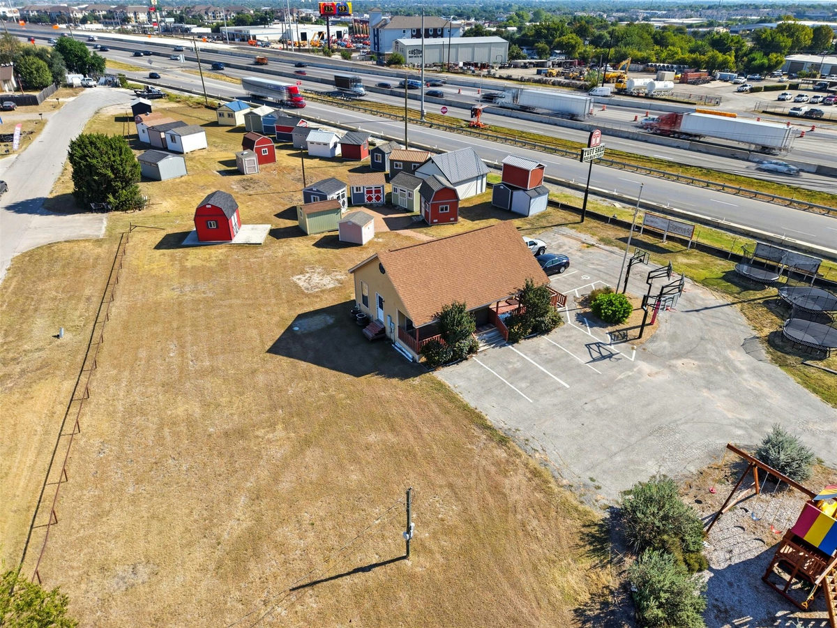15524 N Interstate 35 Hwy — photo 4