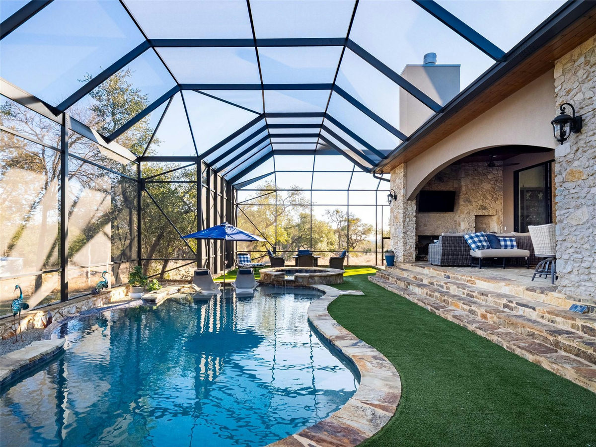 435 Gardenia Dr — photo 3