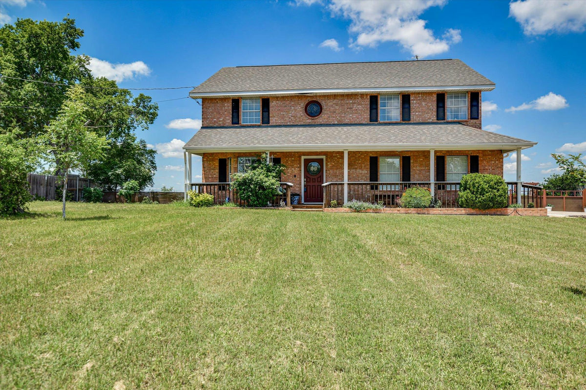 131 High Gabriel Dr — exterior