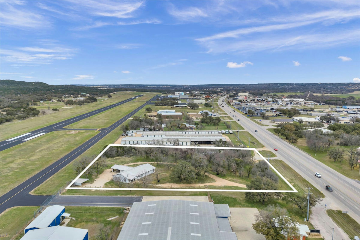3100 & 3210 S HWY 281 — photo 2
