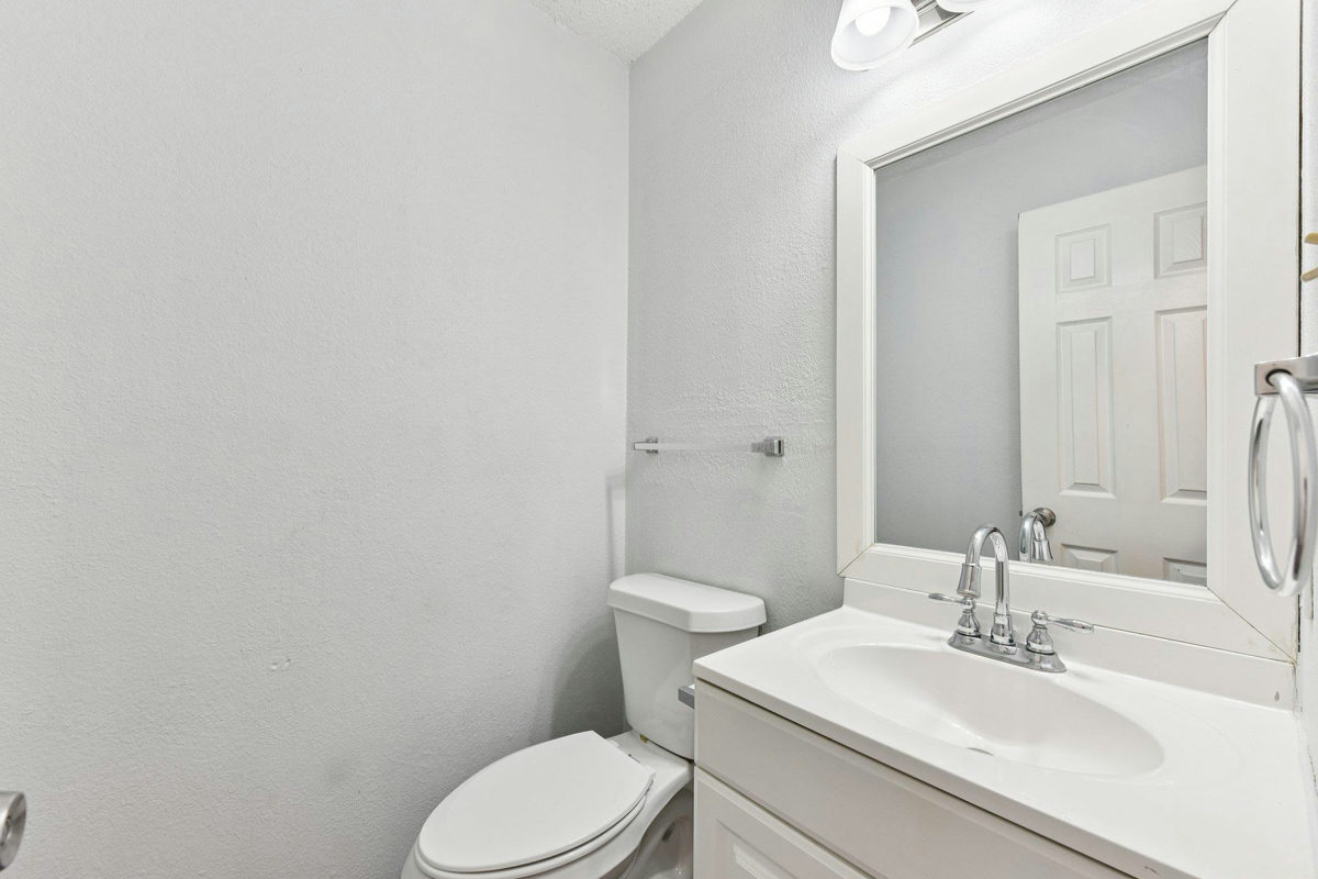 1210 Southport Dr — photo 5