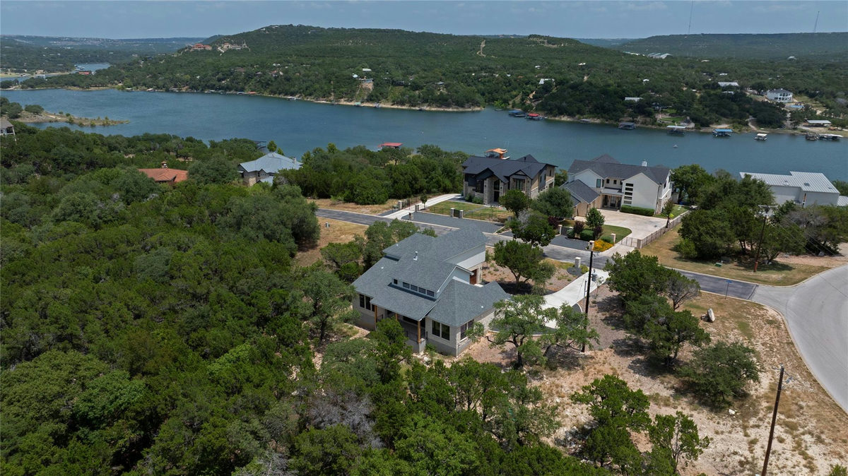 9504 Harbor Dr — exterior
