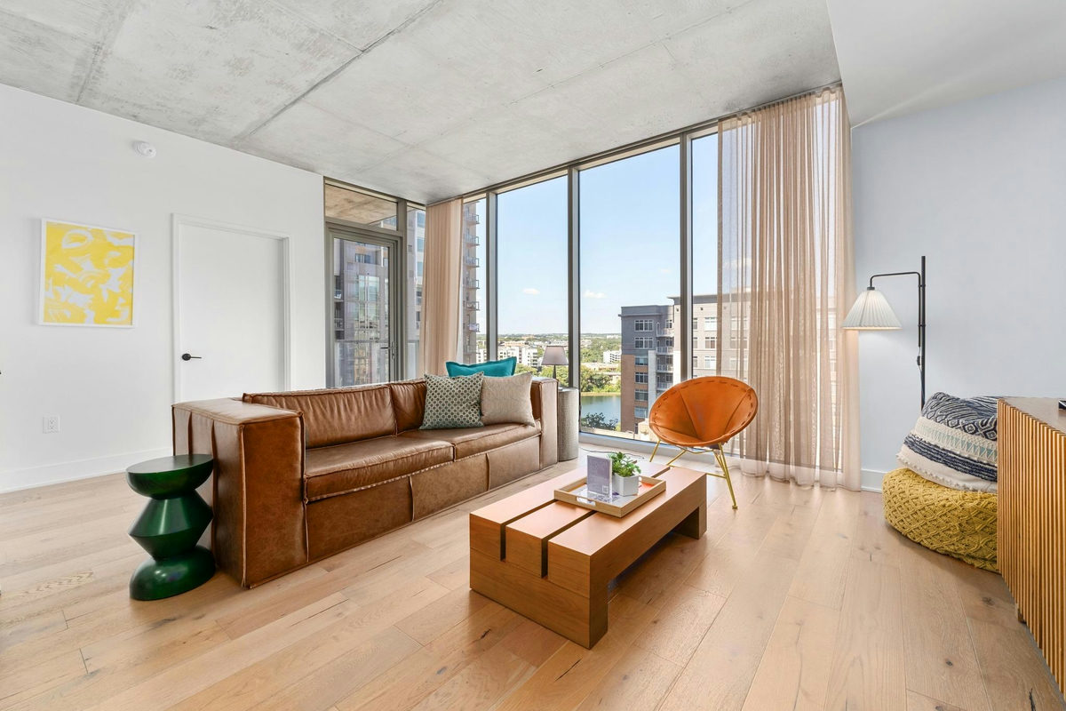 48 East Ave #1310 — exterior
