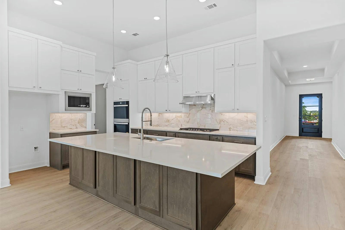 712 High Summit Dr — photo 2