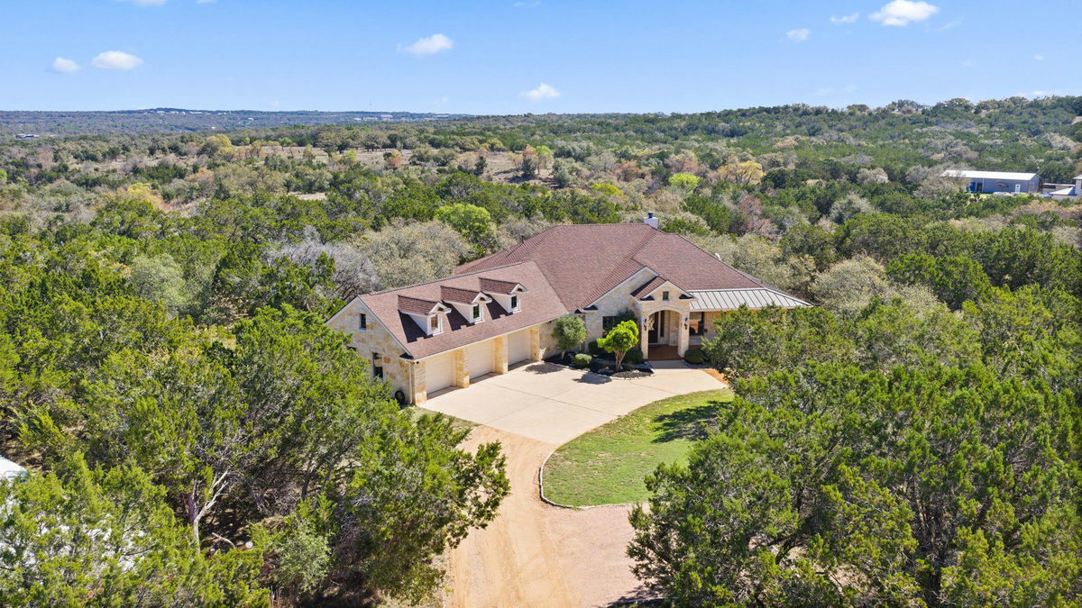 1426 Shelton Ranch Rd — exterior