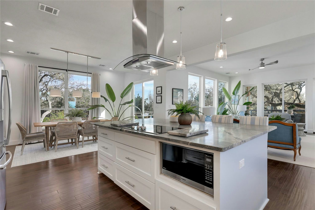 20503 Bonanza St — exterior
