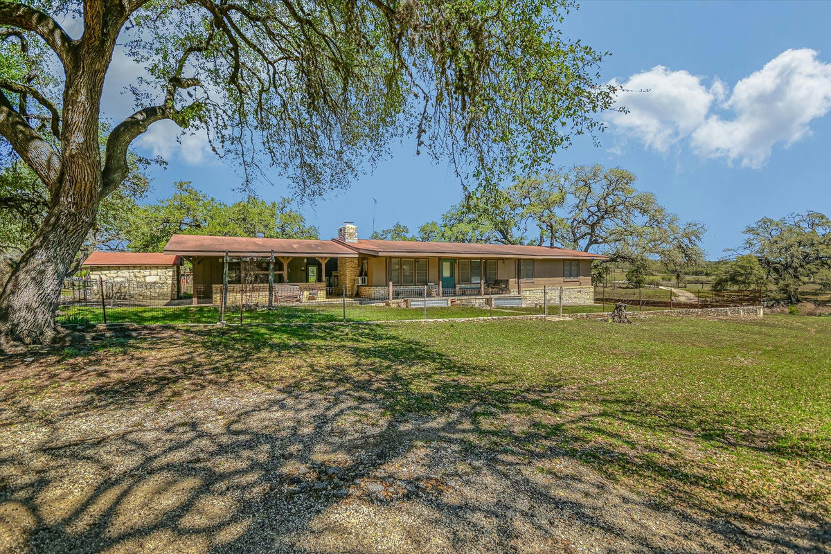 5421 PURGATORY Rd — exterior