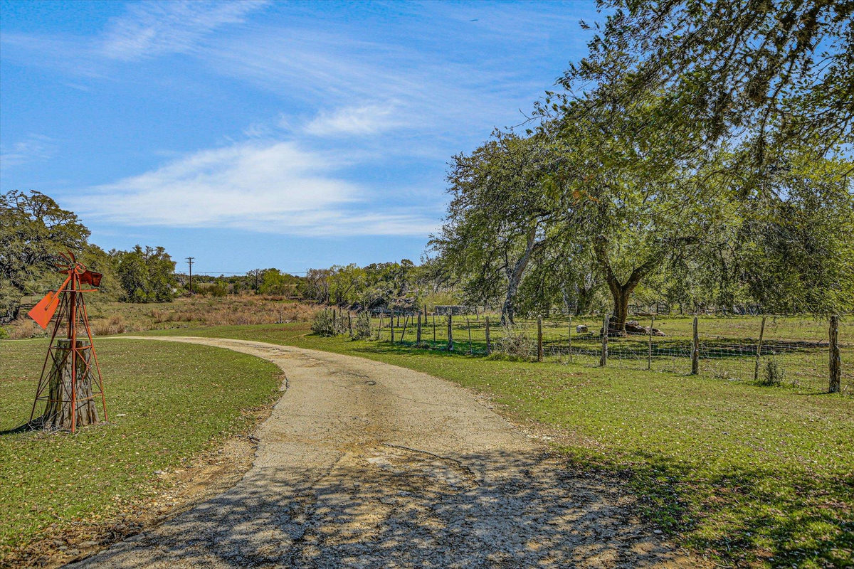 5421 PURGATORY Rd — photo 3