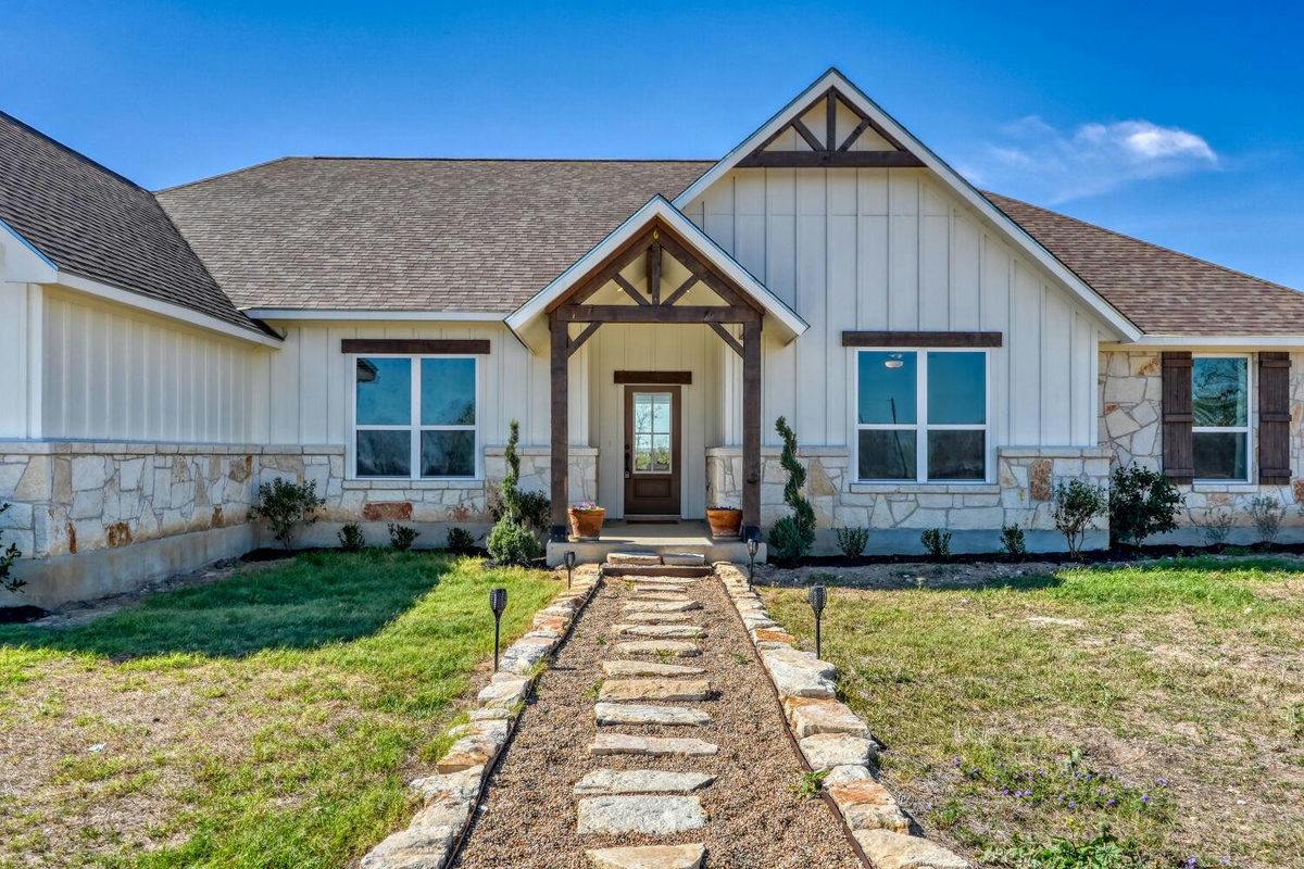 1642 Scull Rd — exterior