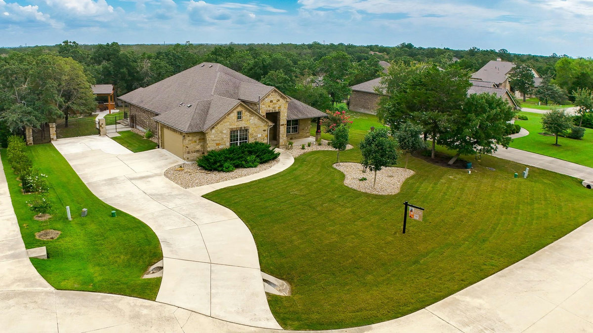 107 Tylee Cir — exterior