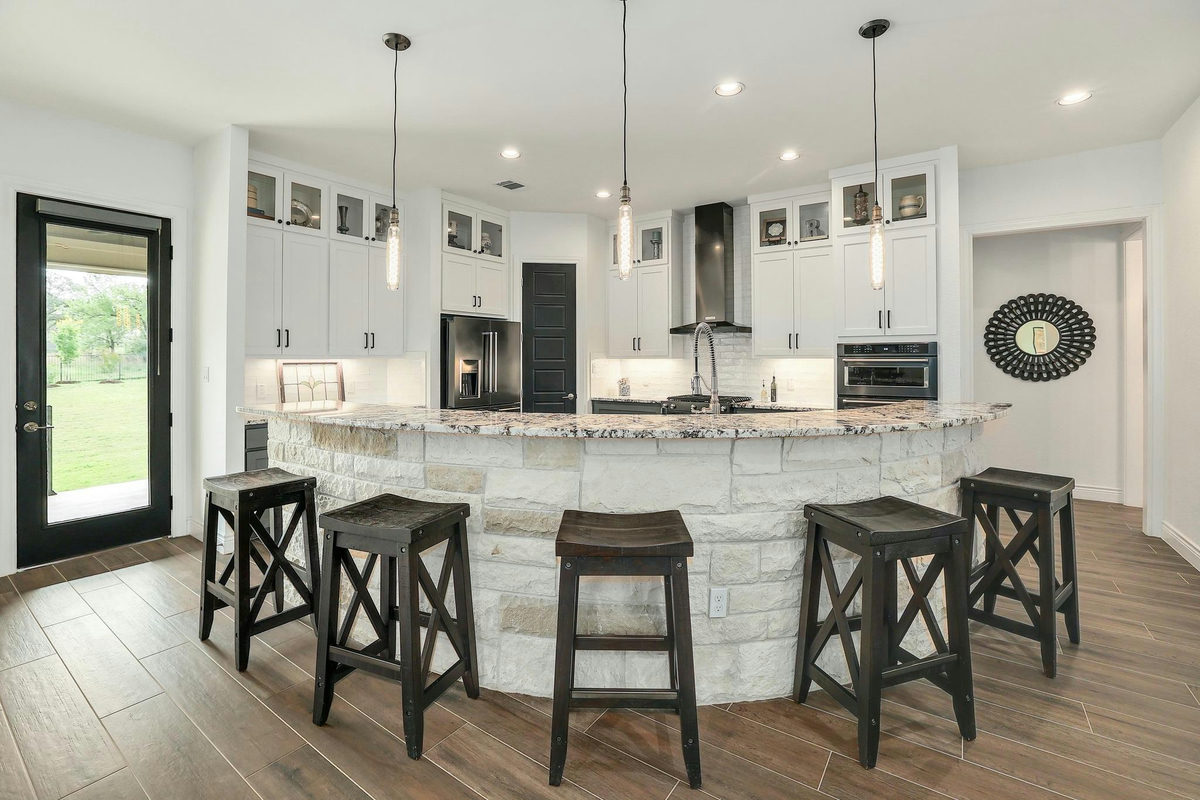 105 Graystone Ln — photo 2