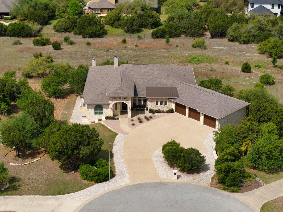 250 Sandy Creek Cv — exterior