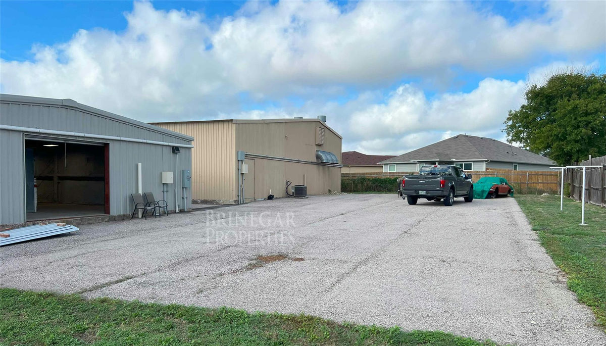 630 W Fm 243 — photo 4