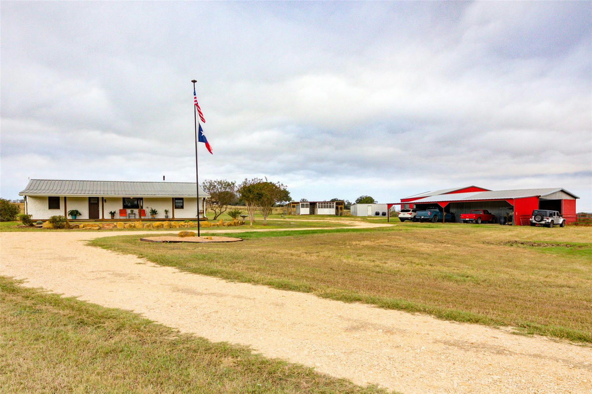1192 Sand Hill Rd — exterior