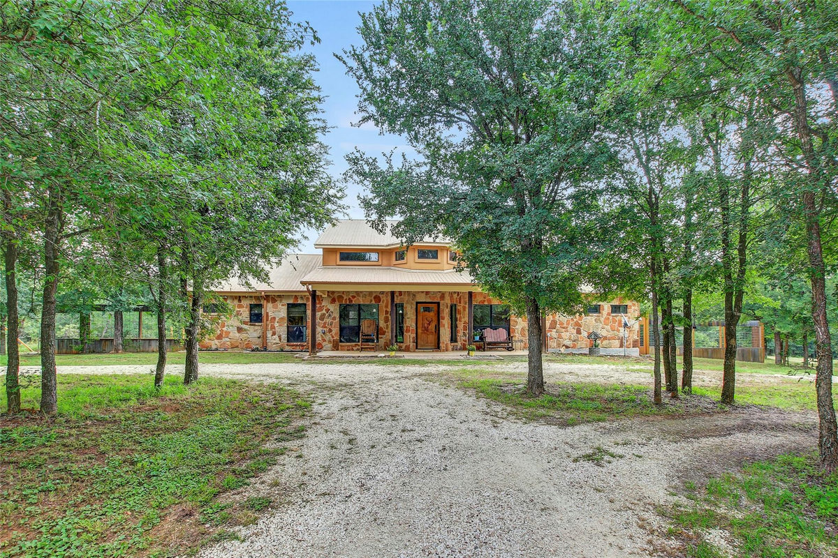 18197 Fm 619 — exterior