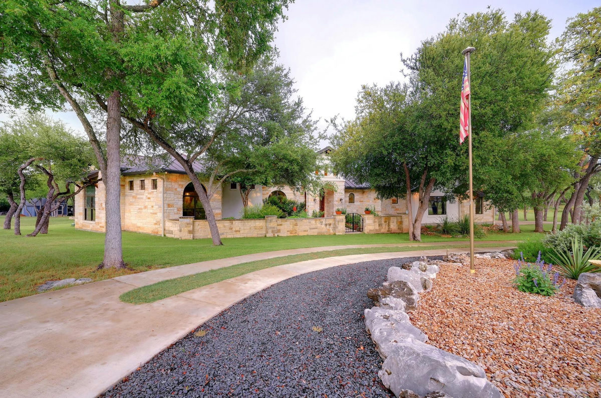 401 TRAIL RIDGE Rd — photo 3