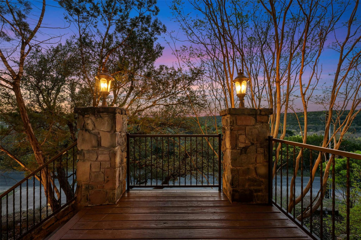 2303 Saratoga Dr — photo 4