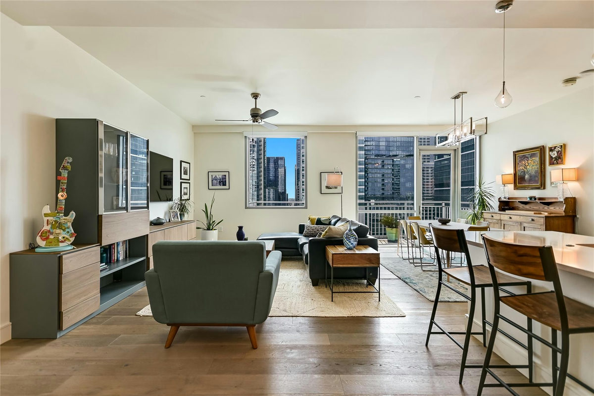 222 West Ave #1613 — exterior