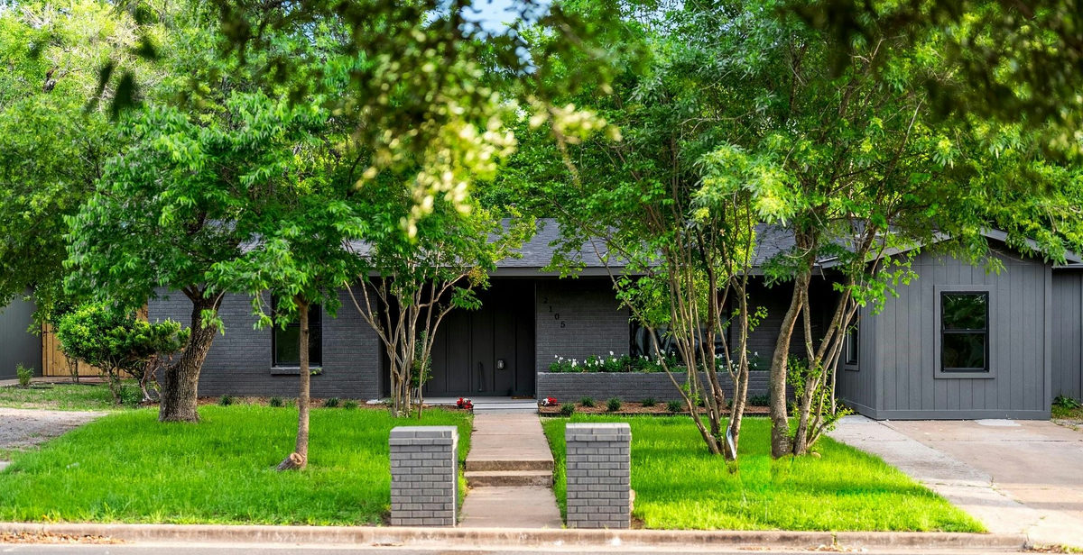 2105 Brunswick Dr — photo 2