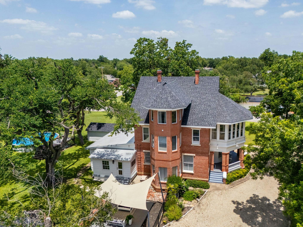 1220 W Lake Dr — photo 3