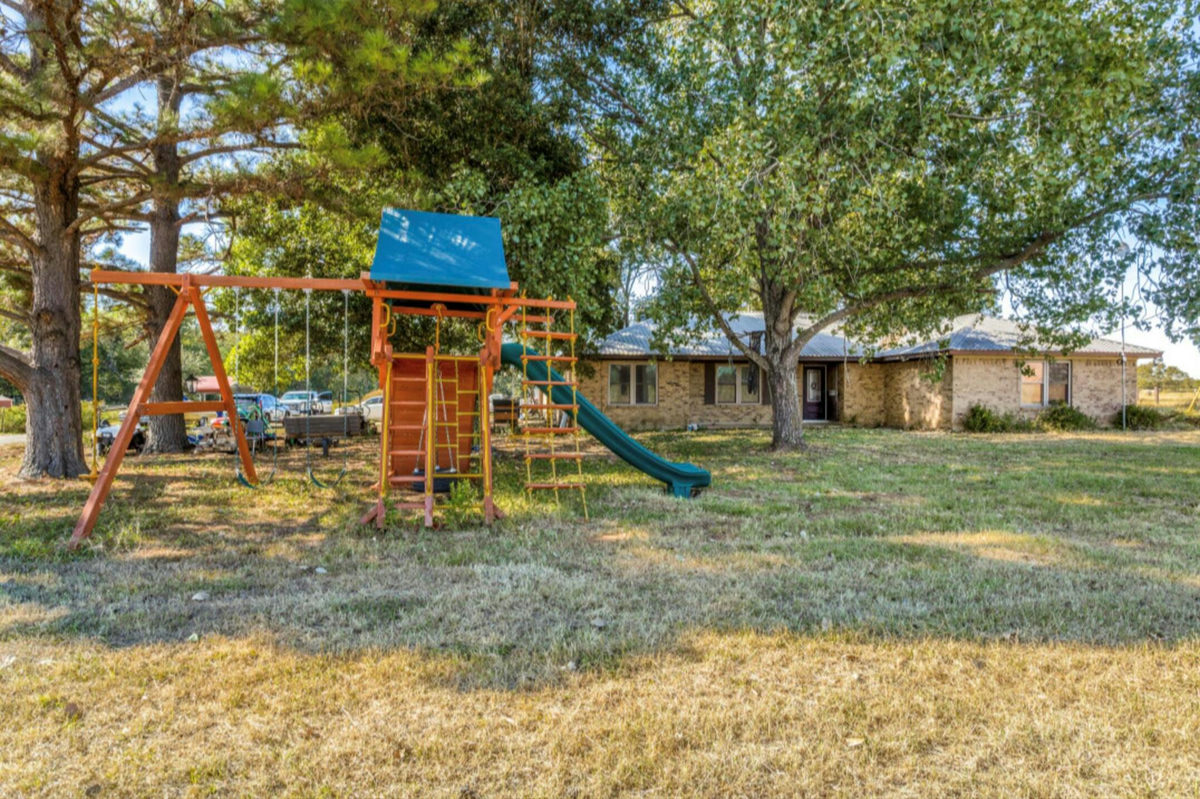 610 Pleasant Grove Rd — exterior